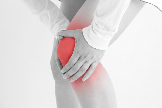 産後に膝が痛くなりやすい理由とその対処の仕方