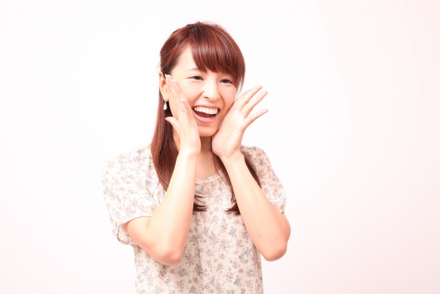産後骨盤矯正で笑顔になる女性
