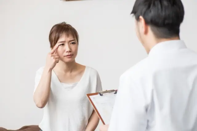 カウンセリング中の女性